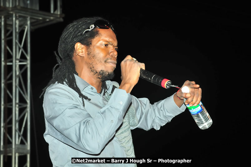 Minister of Tourism, Edmund Bartlett @ Jamaica Jazz and Blues Festival 2009 - Presented by Air Jamaica - Thursday, January 22, 2009 - Venue at the Aqueduct on Rose Hall Resort &amp; Country Club, Montego Bay, Jamaica - Thursday, January 22 - Saturday, January 24, 2009 - Photographs by Net2Market.com - Barry J. Hough Sr, Photographer/Photojournalist - Negril Travel Guide, Negril Jamaica WI - http://www.negriltravelguide.com - info@negriltravelguide.com...!